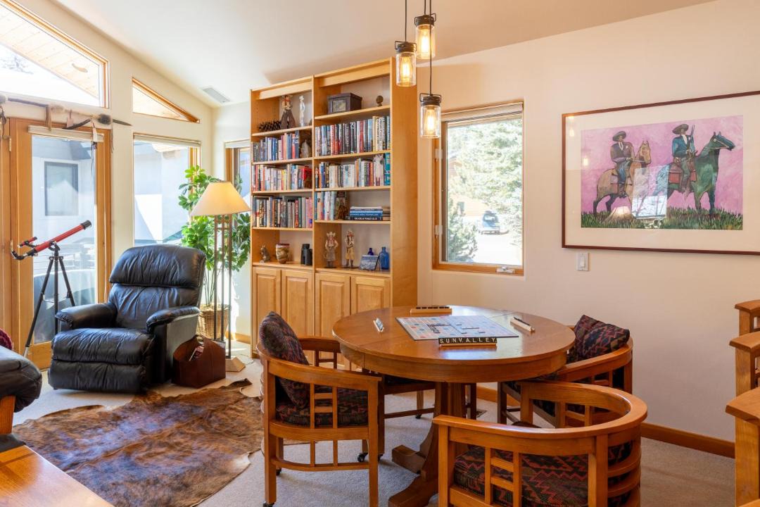 Photo of Livingroom in Warm Springs