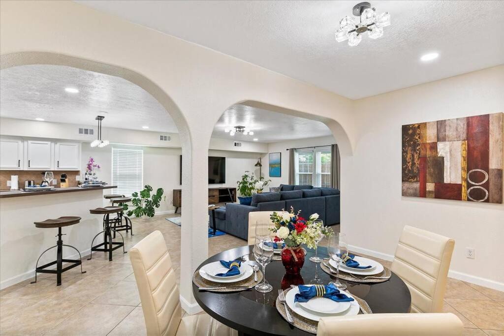 Photo of Livingroom in MacGregor