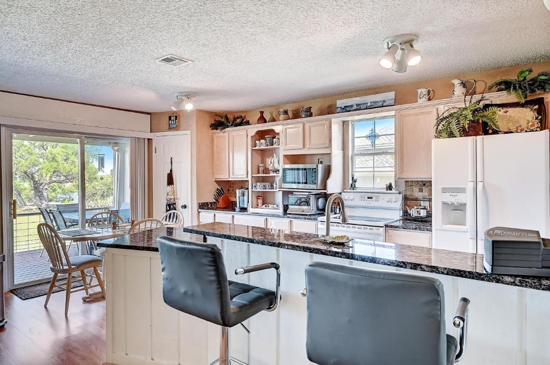 Photo of Kitchen in Point Venture