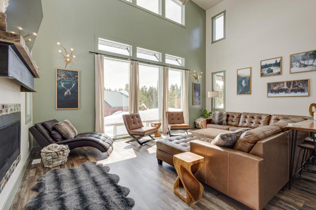 Photo of Livingroom in Island Park