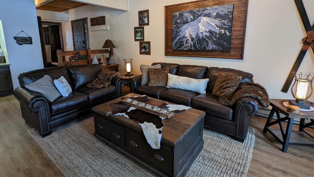 Photo of Livingroom in Big Sky