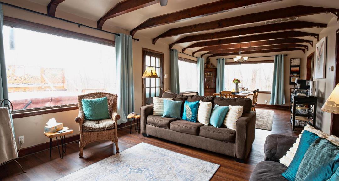 Photo of Livingroom in Helmsburg
