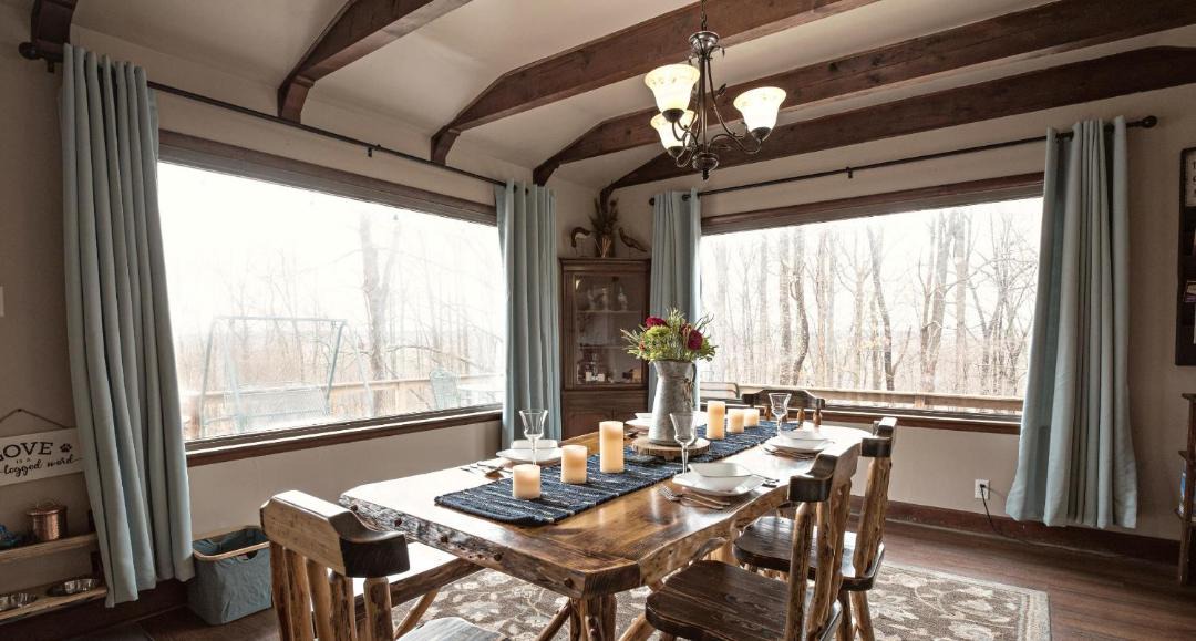 Photo of Livingroom in Helmsburg