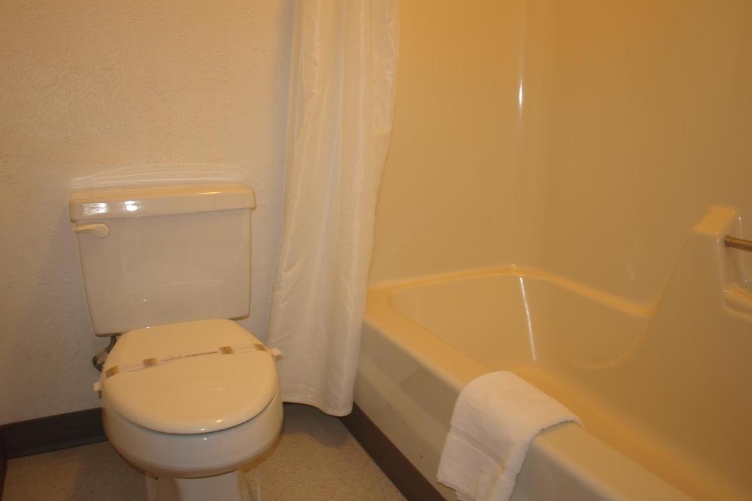 Photo of Bathroom in Glendive