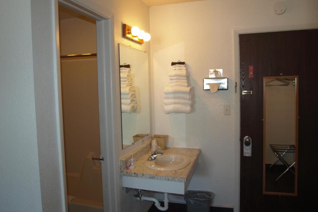 Photo of Bathroom in Glendive