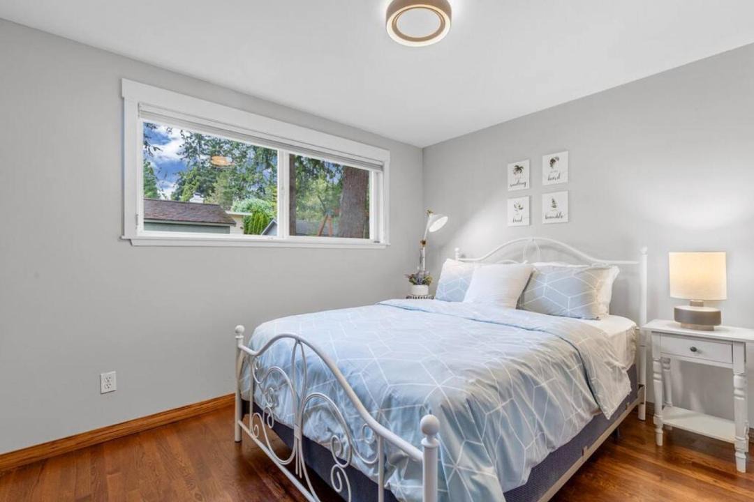 Photo of Bedroom in East Lake Hills