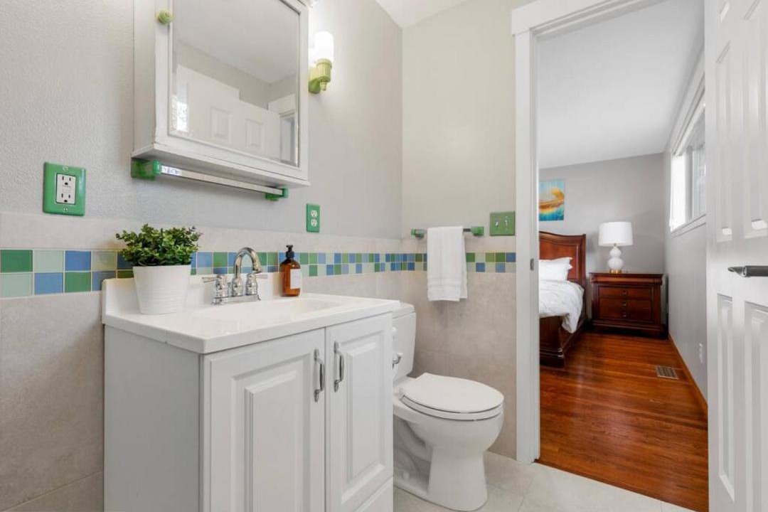Photo of Bathroom in East Lake Hills