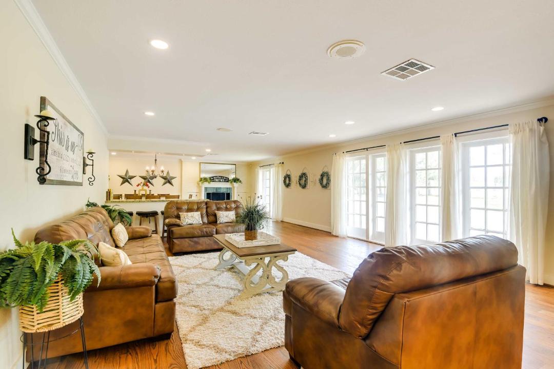 Photo of Livingroom in Hitchcock