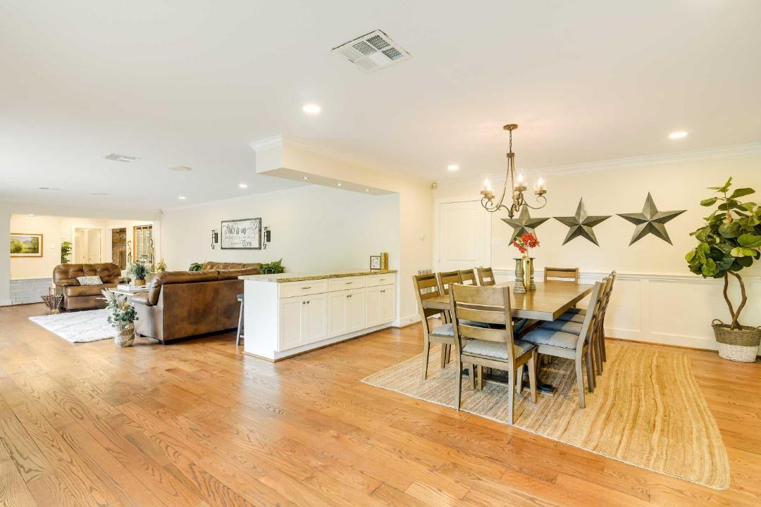 Photo of Livingroom in Hitchcock