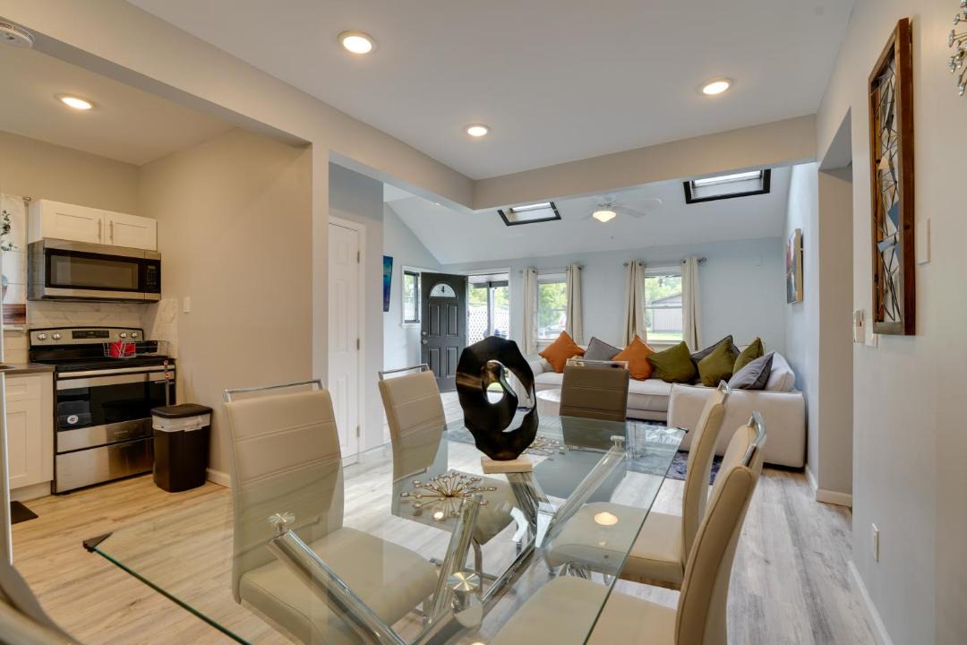 Photo of Livingroom in Harveys Lake