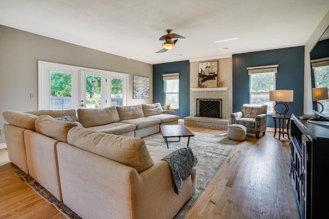 Photo of Livingroom in Lewis Center