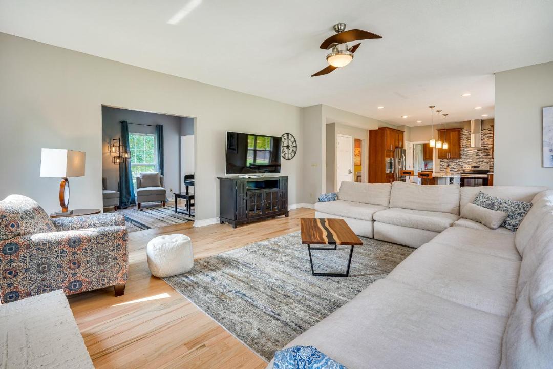 Photo of Livingroom in Lewis Center