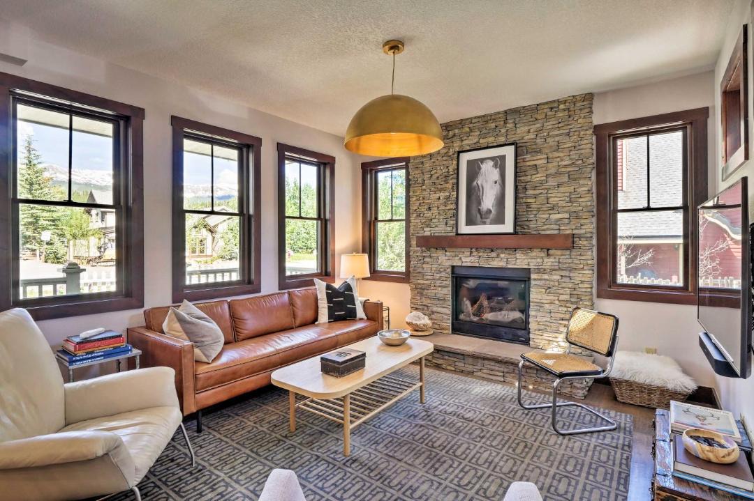 Photo of Livingroom in Historic District
