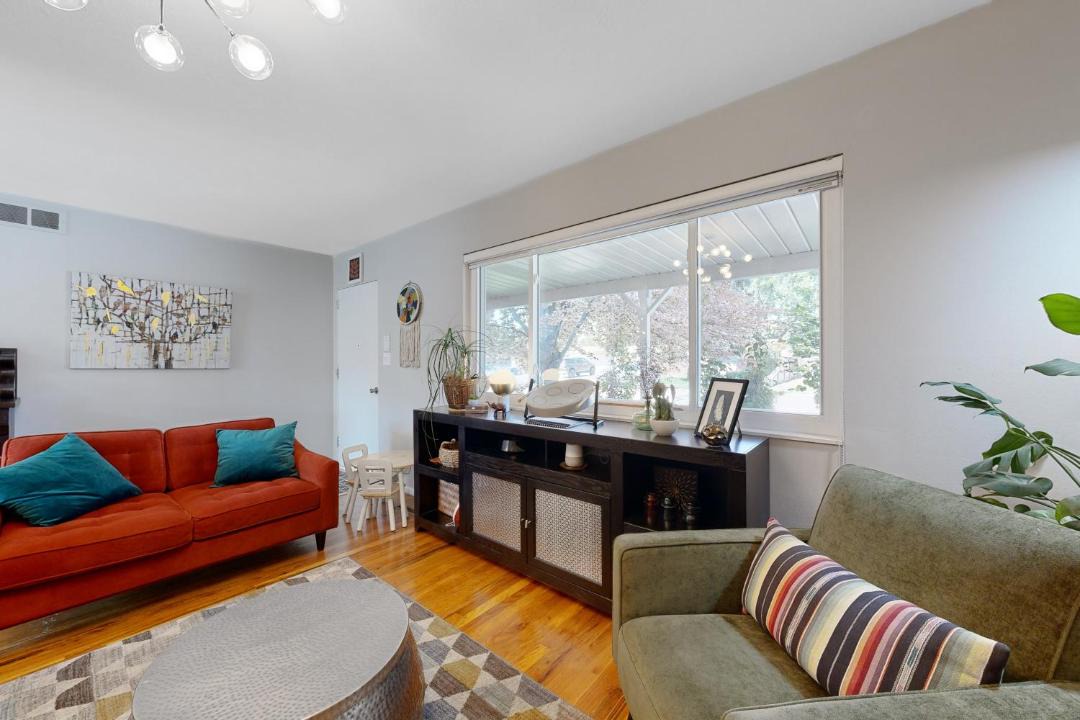 Photo of Livingroom in Franklin - Randolph