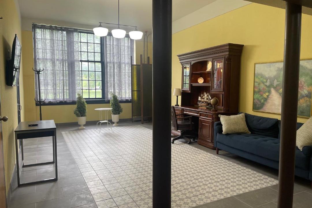 Photo of Livingroom in Canton