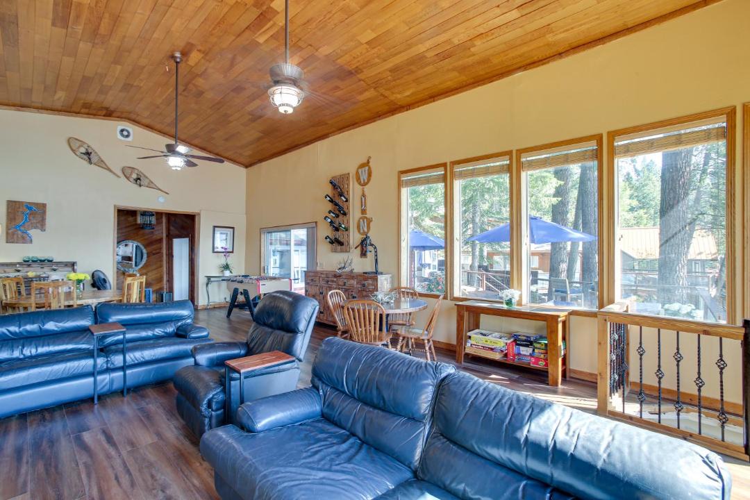 Photo of Livingroom in Rockford Bay