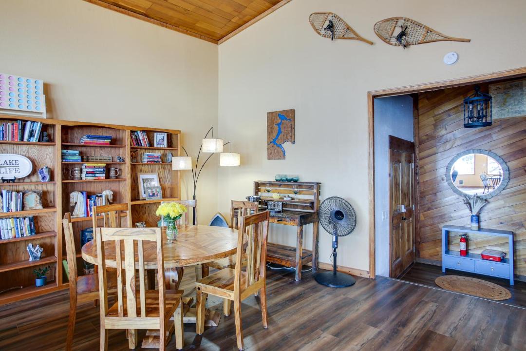 Photo of Livingroom in Rockford Bay