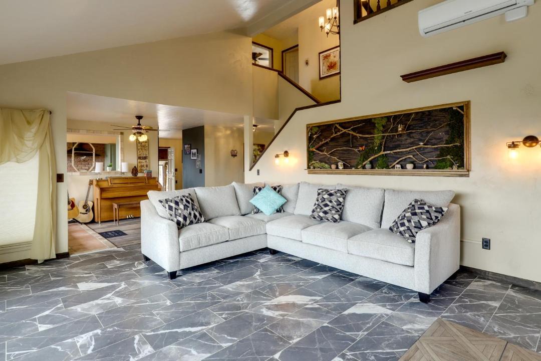 Photo of Livingroom in Lapoint