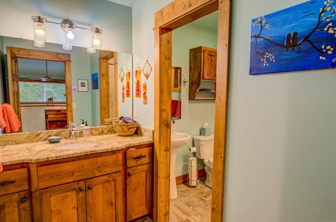 Photo of Bathroom in West Yellowstone
