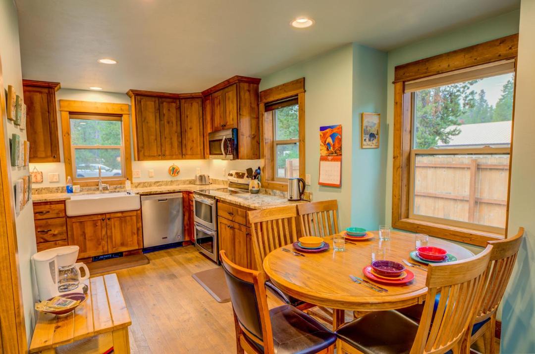 Photo of Kitchen in West Yellowstone