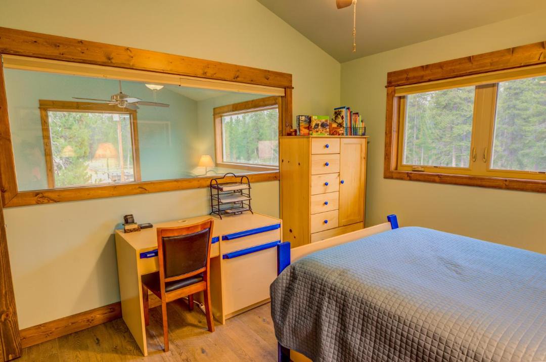 Photo of Bedroom in West Yellowstone