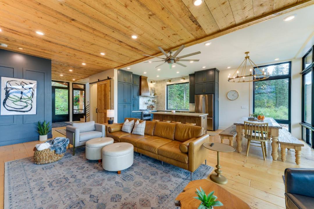 Photo of Livingroom in Turnerville