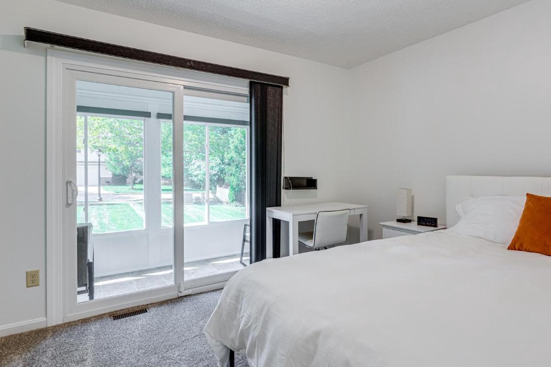 Photo of Bedroom in Cuyahoga Falls