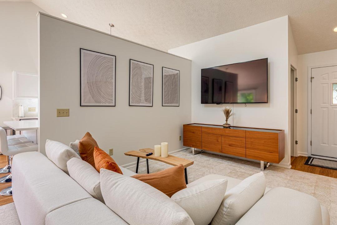 Photo of Livingroom in Cuyahoga Falls