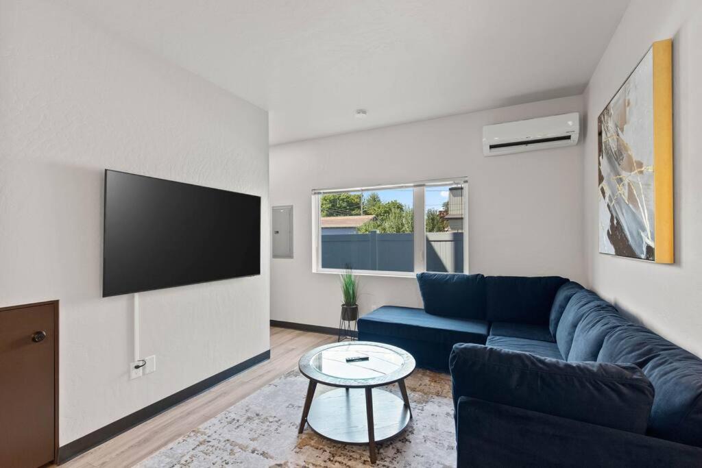 Photo of Livingroom in West Central