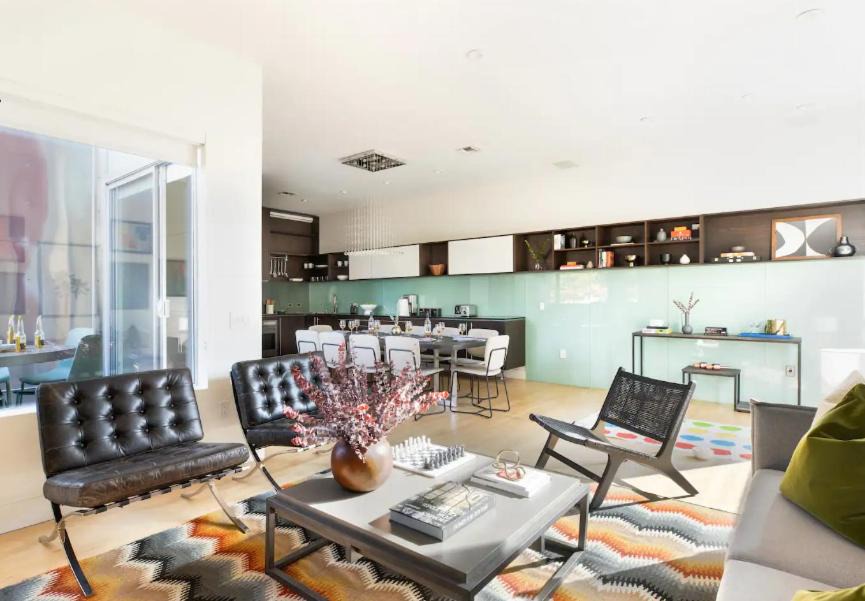 Photo of Livingroom in Little Italy