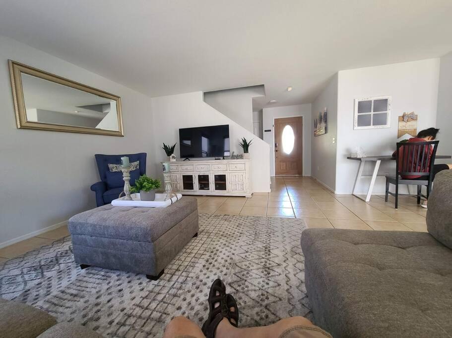 Photo of Livingroom in East Mesa