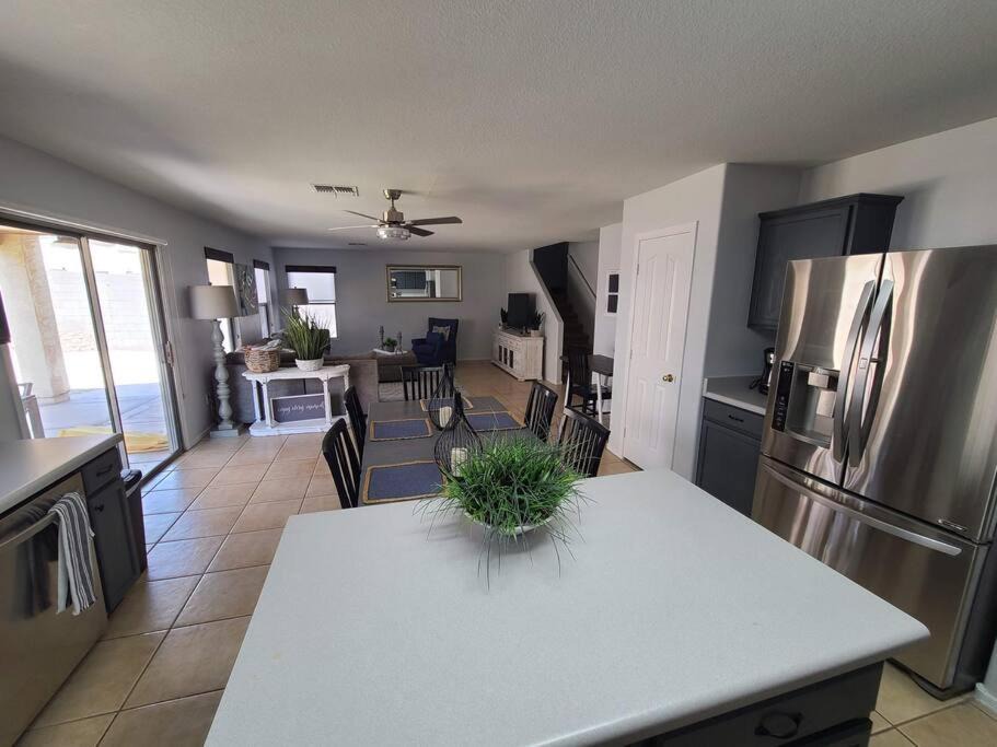 Photo of Livingroom in East Mesa