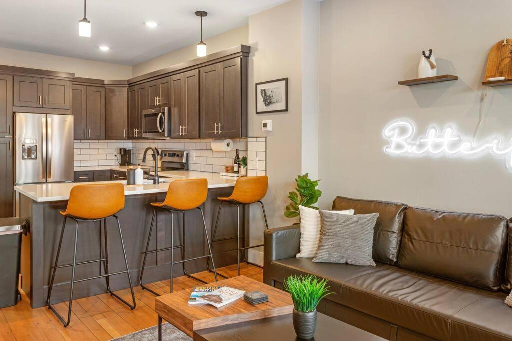 Photo of Livingroom in Butte