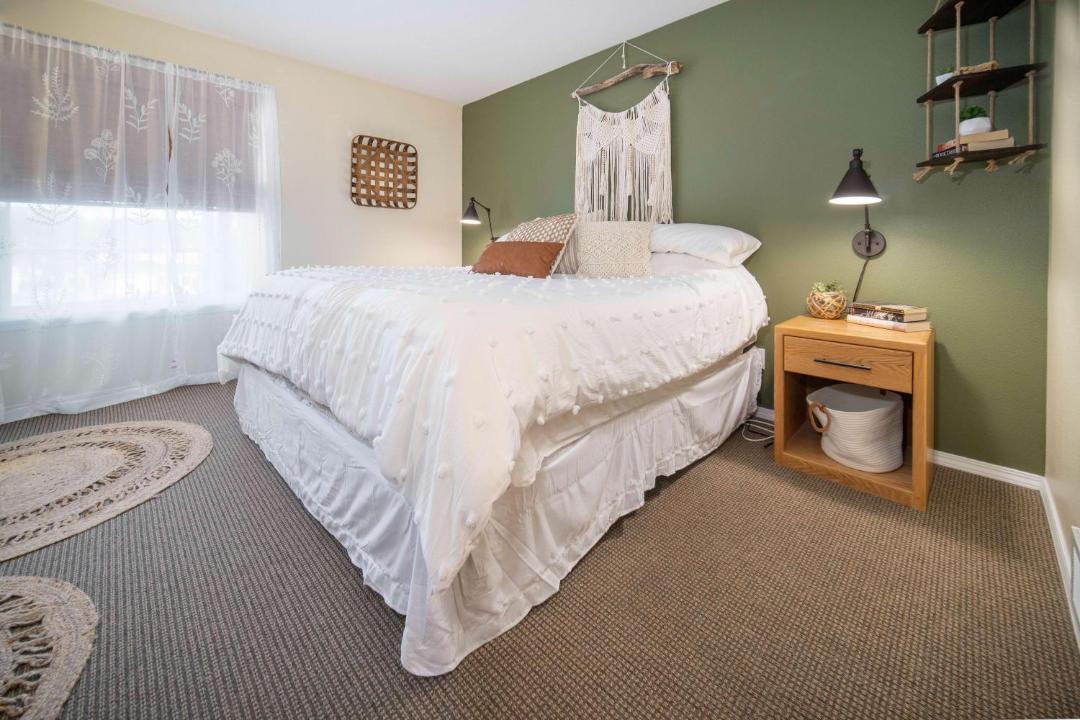 Photo of Bedroom in Lincoln City