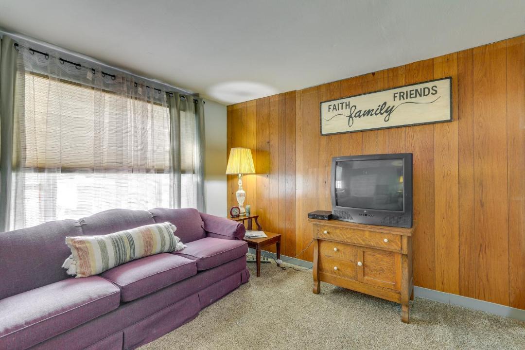 Photo of Livingroom in Carbon Hill