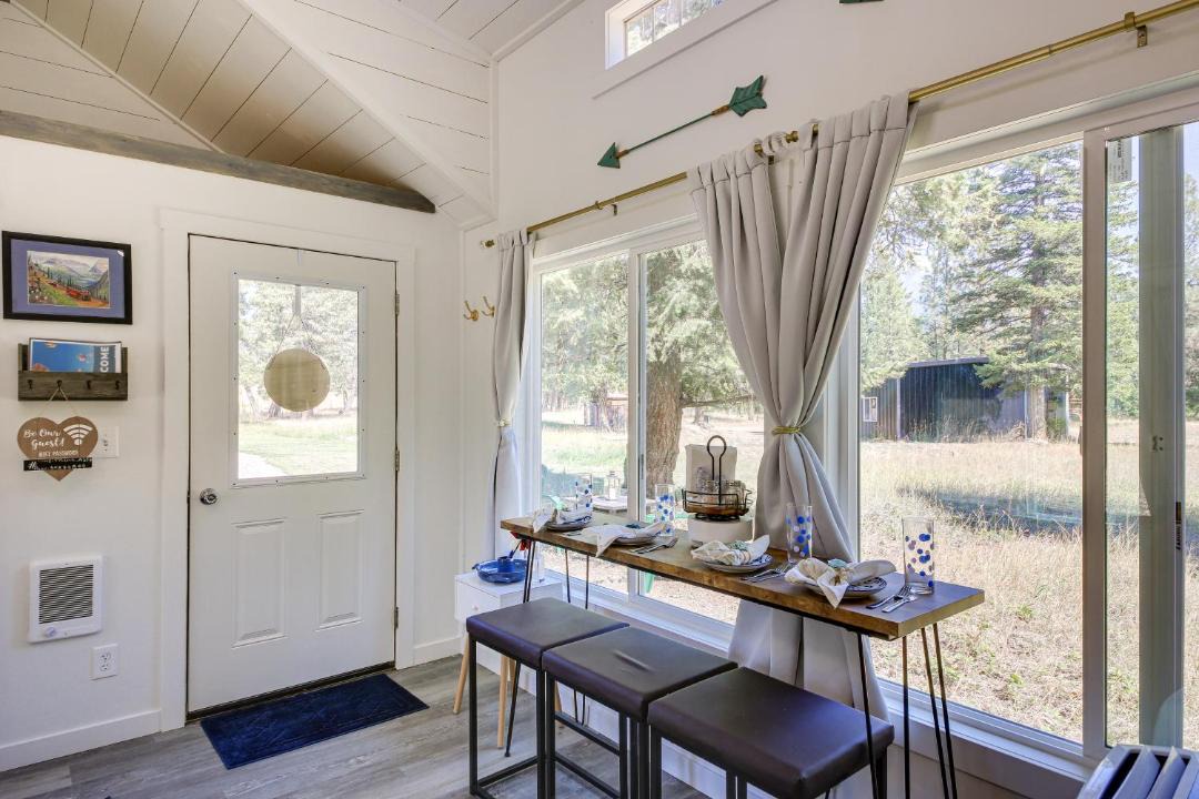 Photo of Livingroom in Eureka
