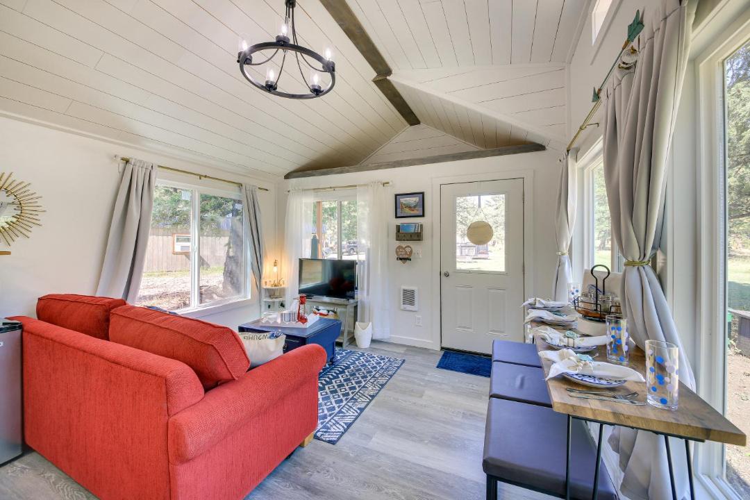 Photo of Livingroom in Eureka