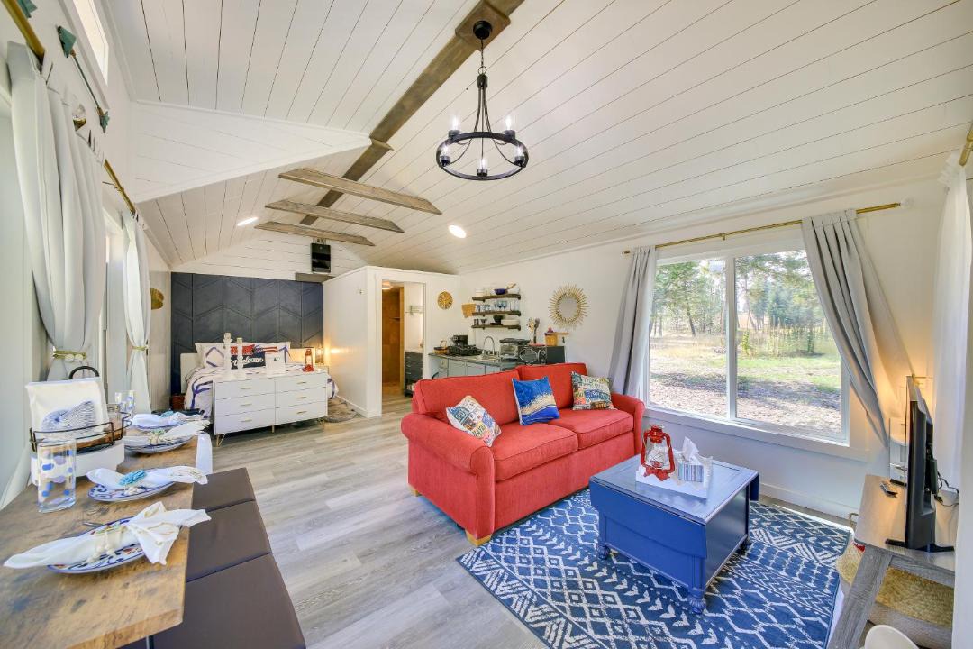 Photo of Livingroom in Eureka