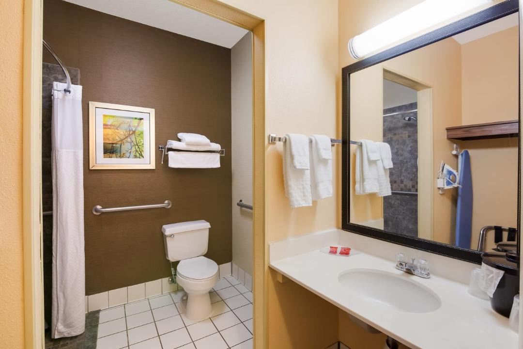 Photo of Bathroom in Minot