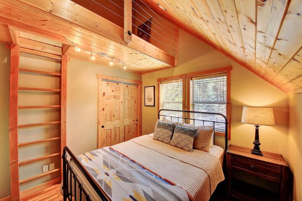 Photo of Bedroom in Sandpoint