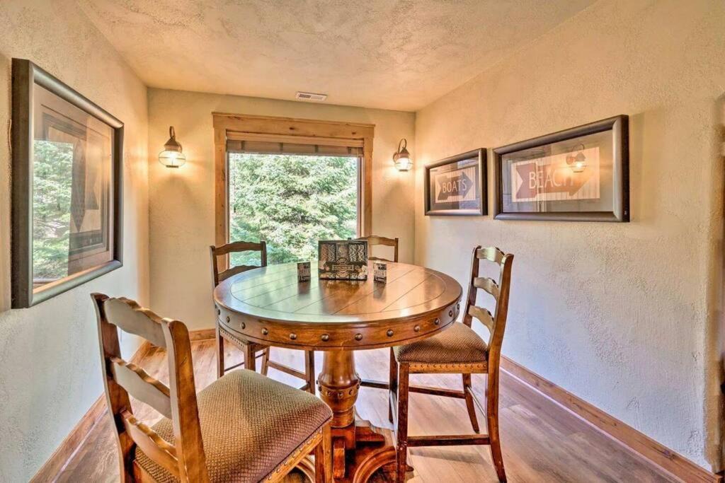 Photo of Livingroom in McCall