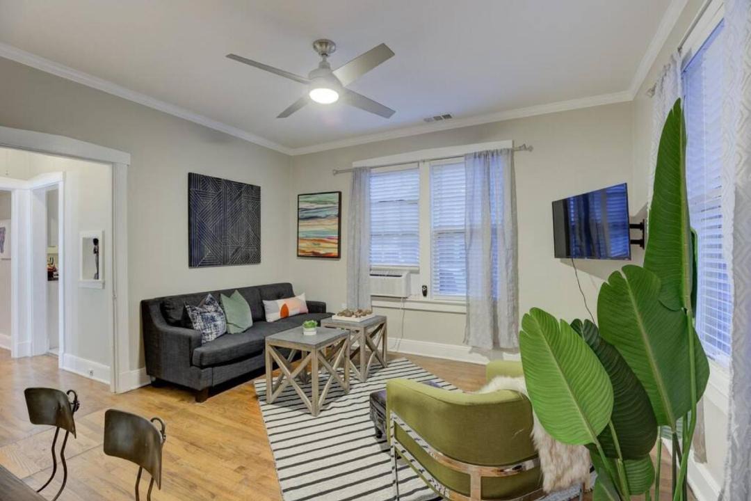 Photo of Livingroom in Cooper-Young Historic District