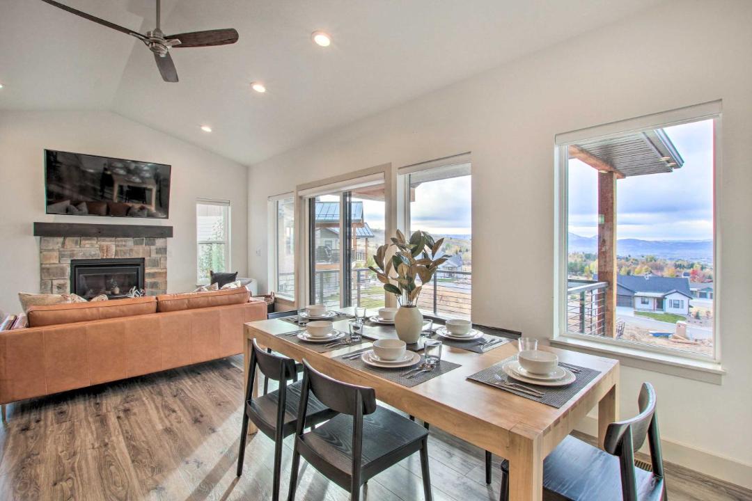Photo of Livingroom in Wolf Creek