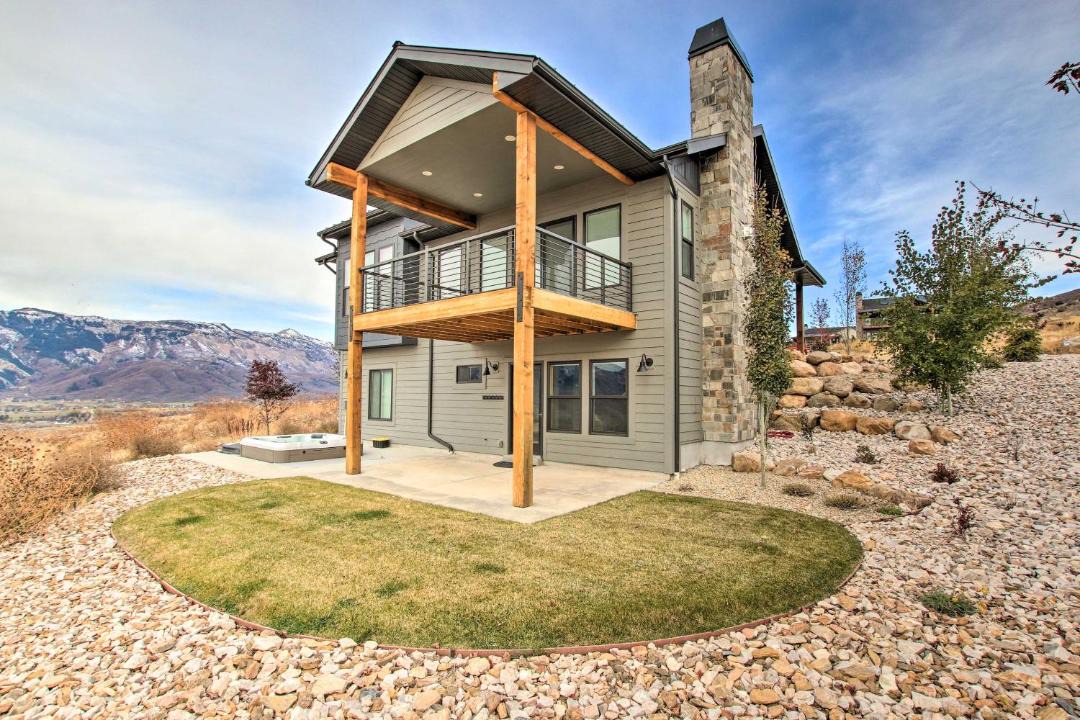 Photo of Buildings in Wolf Creek
