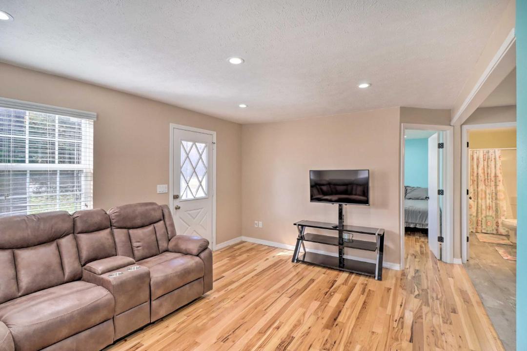 Photo of Livingroom in Harrison