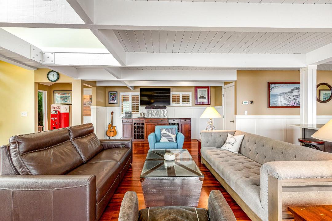 Photo of Livingroom in Rollingbay