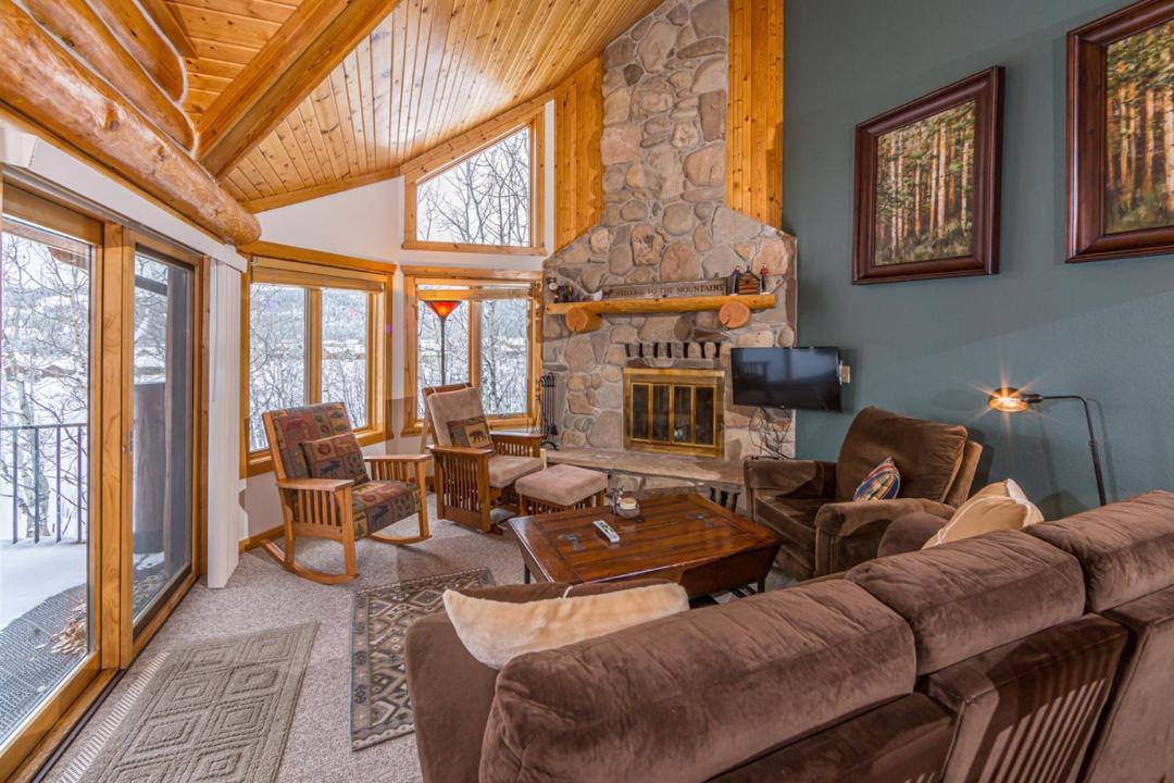 Photo of Livingroom in Big Sky
