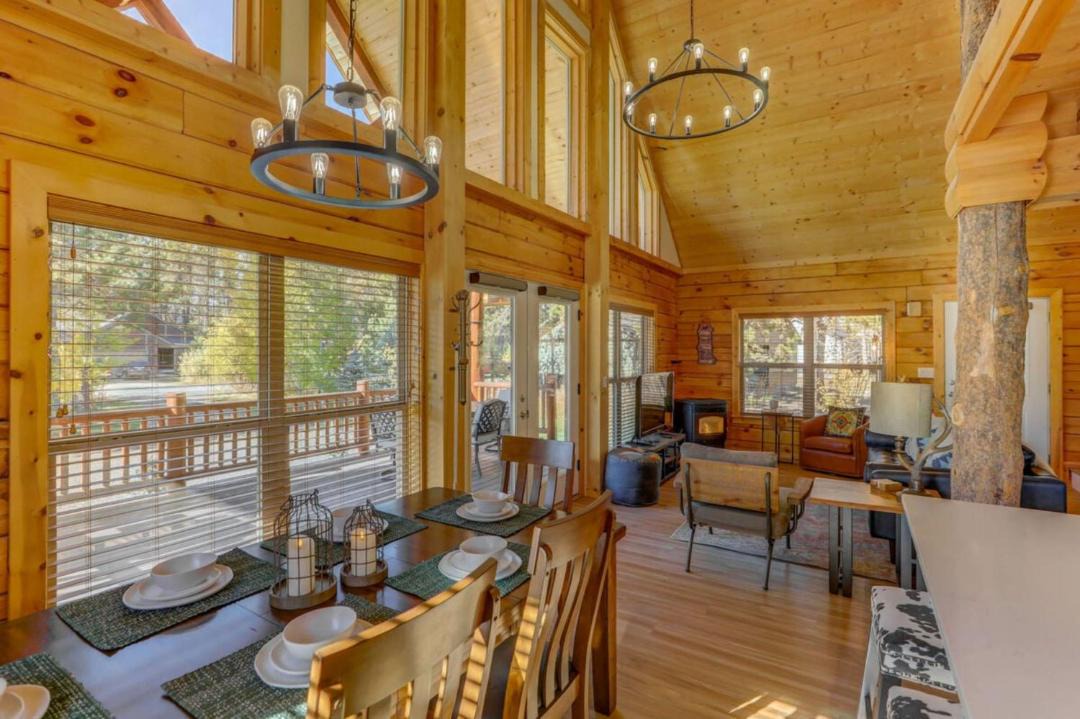 Photo of Livingroom in Fir Grove Estates