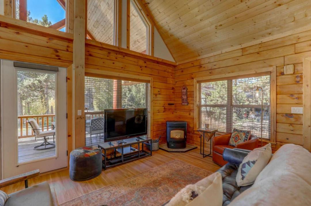 Photo of Livingroom in Fir Grove Estates