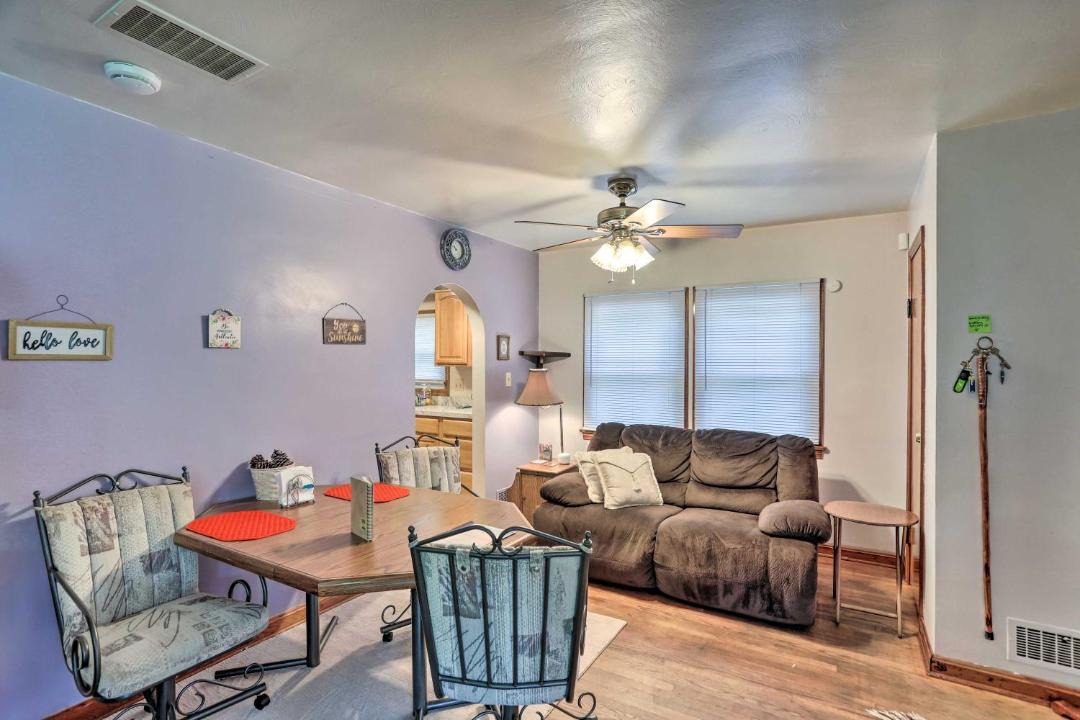 Photo of Livingroom in Elyria